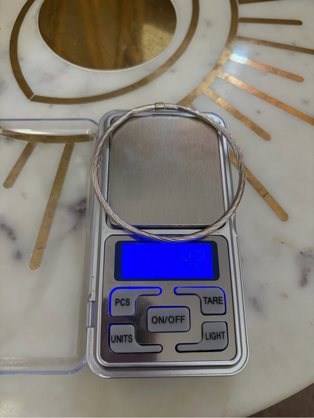 14k white gold bangle